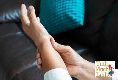 Đau cổ tay là biểu hiện của bệnh gì? Có nguy hiểm không?