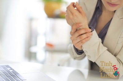 Tê mỏi cánh tay trái thường xuyên: Đừng chủ quan hãy đi thăm khám ngay